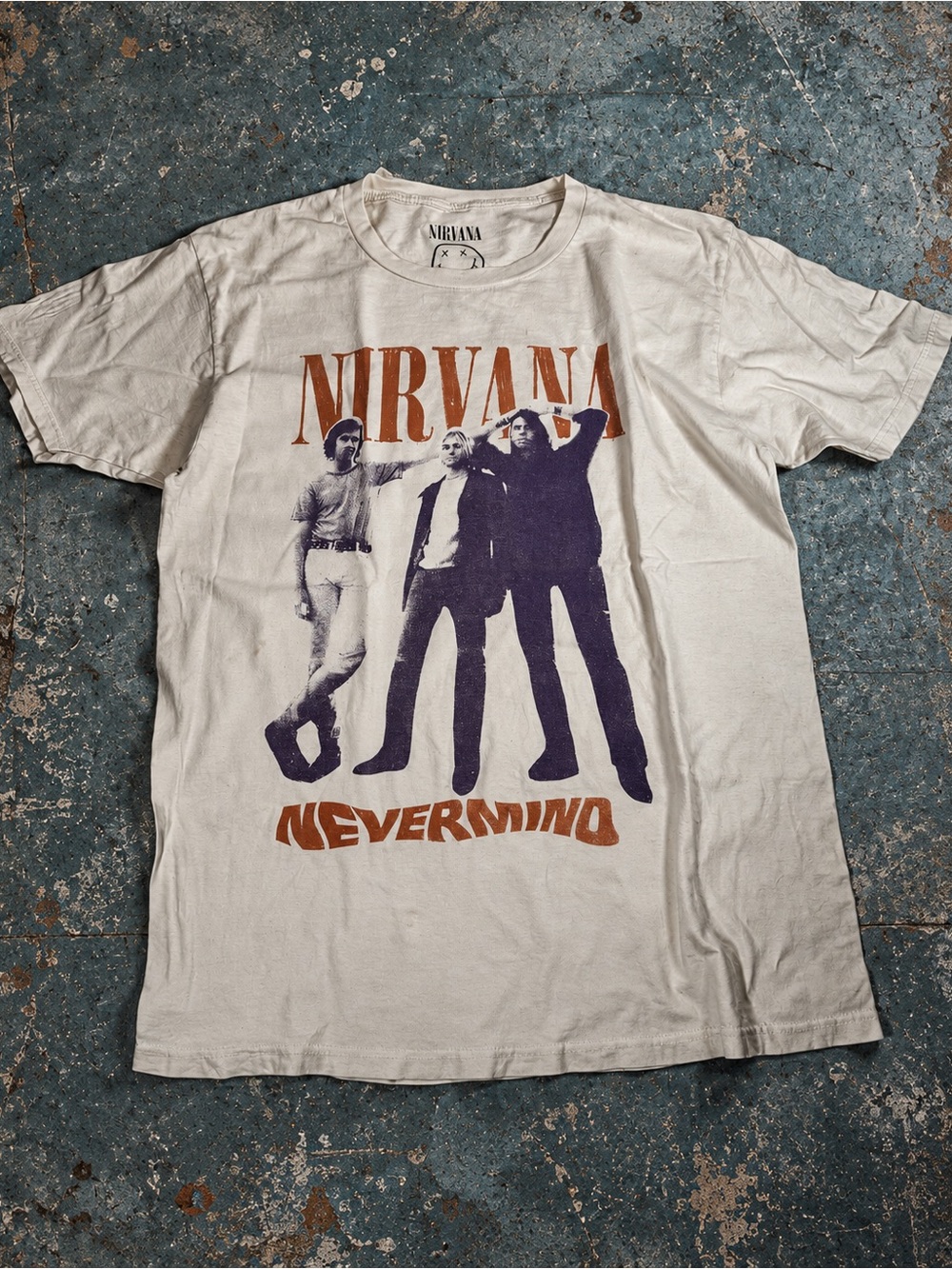Nirvana T Shirt Men’s Medium Cotton Cream Nevermind Grunge Band Tee
